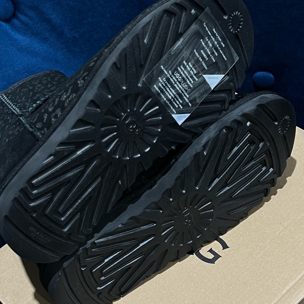 Brand New Ugg Plush from real lamb due back size 6 / 37 - Picture 6 of 8